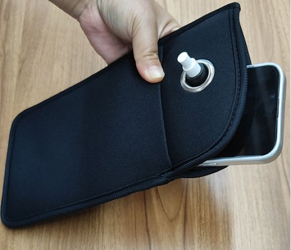 lockable mobile phone pouch