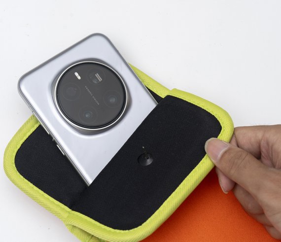 Faraday pouch signal blocking